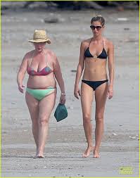 Gisele Bundchen S Amazing Bikini Body Is A Sight To See In Costa Rica Nice Bikinis Gisele Bundchen Body Bikinis