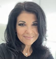 Leslie Steinberg's Instagram, Twitter & Facebook