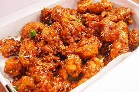 Dimakan hangat dengan nasi putih dijamin nambah. 9 Olahan Ayam Pedas Khas Korea Selatan Paling Favorit Berani Cobain