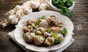 È considerata una delle gastronomie più importanti al mondo. Escargot A La Bourguignonne Raffinata Delizia Francese