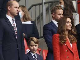 A warm, friendly and diverse population attests to our community spirit. Euro 2021 L Adorable Video Du Prince George Avec Ses Parents Au Match De La Finale Fait Fondre La Toile Femme Actuelle Le Mag