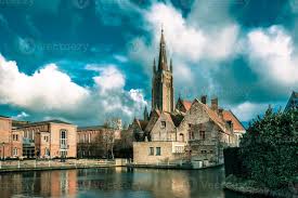Die region um die städte eupen und malmedy unterscheidet sich aber nicht nur sprachlich. Die Malerische Stadtlandschaft In Brugge Belgien 1211605 Stock Photo Bei Vecteezy