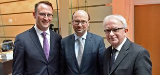 Tobias schwaderlapp (diözesanjugendseelsorger im erzbistum köln): Dr Tobias Schmid Als Neuer Lfm Direktor Eingefuhrt Radioszene