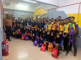 Terdapat 12 tajuk kajian tindakan dan 8 tajuk kertas konsep hasil ilmiah para pensyarah kolej komuniti kuala terengganu yang telah dinila. Kk Kuala Terengganu On Twitter Menerima Kunjungan Pelajar Dari Smk Dato Razali Ismail Pada Hari Ini Ke Kolej Komuniti Kuala Terengganu Diharapkan Dengan Lawatan Bermaklumat Ini Dapat Membuka Seribu Satu Peluang Kepada