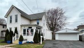 33 Marshall Pl, Lockport, NY 14094