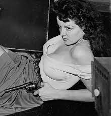 Naked Jane Russell in The Outlaw < ANCENSORED