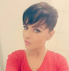 Short hairstyles are a timeless style that has been worn by fashionistas across the country. Wow Deze 10 Opgeschoren Kapsels Moet Jij Echt Gezien Hebben Super Hip En Heel Erg Stoer Kapsels Voor Short Hair Styles Pixie Hair Styles Short Hair Styles