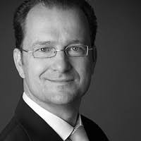 300+ perfiles de «Theuws»