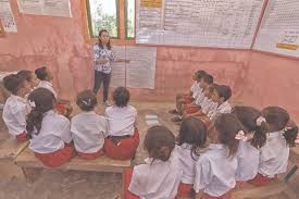 Kurangnya pemahaman pihak masyarakat bahwa saat ini tidak relevan. Gotong Royong Dalam Pendidikan Baktinews