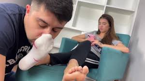 PAULINHA HOT FEET - EPORNER