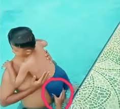 Kali ini mas elthaff dan mikail berenang di rumah neh karena pandemi,pakai kolam renang karet portablekolam murah bisa berenang sepuasnya dirumahdan ka. Video Serem Ada Tangan Misterius Yang Tarik Kaki Bocah Di Kolam Renang