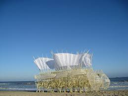 The strandbeesten are the most famous works. Le Creature Cinetiche Di Theo Jansen Artribune