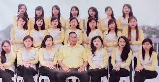 Ziona chana 21 temmuz 1945 tarihinde doğmuştu. Story Of The Largest Family In This World A Man With 39 Wives 94 Children