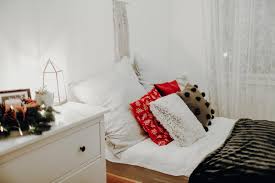 . einem warmen bett mit vielen kissen und decken und hoere . natürlich haben sehr viele menschen auch derartige schwierigkeiten, aber was dr. Wer Hat Auch So Viele Kissen Im Bett Soooo Kusche