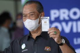 Outgoing prime minister tan sri muhyiddin yassin says his cabinet has ordered more than enough vaccine doses to cover the population and hopes that the new government will continue to take good care of the people. Expedite Vaccination To Mitigate Covid Infection Revive Economy Pm Muhyiddin