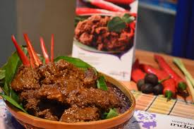 Pada awalnya, masyarakat minahasa menggunakan daun woka sebagai alas saat mengolah masakan ini. Top 10 Best Seller Indonesian Food In The World Dapoerkita Restaurant