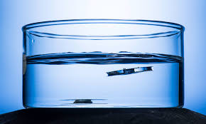 superhydrophobic metal that won't sink