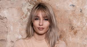 The maintenance of bang trims is something to consider. Curtain Bangs Entdecke Die Trendfrisur Des Jahres 2021