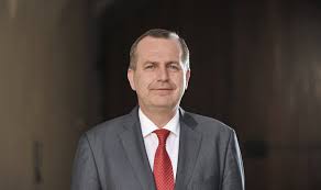 | pilný podle zimy rektorům na jednání připomněl, že se vláda zavázala k maximálnímu deficitu státního rozpočtu ve výši 50 miliard korun. Studenti Jsou Casto Pasivni A Zleniveli Mysli Si Rektor Uk Tomas Zima E15 Cz