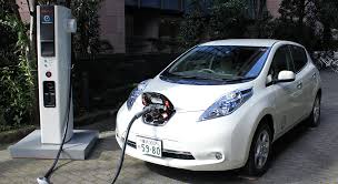 Voiture électrique vs voiture essence : Les vrais différences