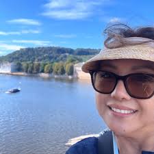 Kissy face kissy face sent to your phoneee 💘😮‍💨 Bruno Mars & Rosé are  the duo we never knew we desperately needed x #brunomars #rosé #blackpink  #apt #rosesarerosie #mtvceleb