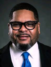 Marvin Urban's Instagram, Twitter & Facebook