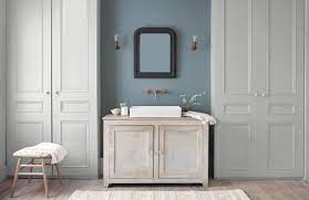 Browse the wide range of home exterior and interior wall paint colours for painting your home walls with dulux paints. Three Bathroom Decor Ideas Dulux