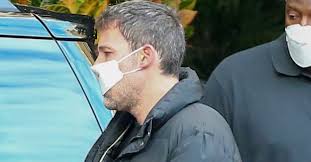 Dunkin' donuts is ubiquitous and sucks. Ben Affleck S Little Mask