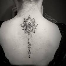 Lotus est la fleur qui symbolise la fertilité, en particulier dans les cultures de l'egypte ancienne, inde, chine et japon. Taratatou Tumblr