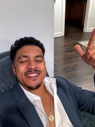 Jeffrey Mertens's Instagram, Twitter & Facebook