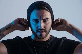 Não só salvou a minha vida, como deu oportunidade para outros artistas',  conta Douglas Ramalho, ex-The Voice, sobre sua empresa de tortas em  Curitiba