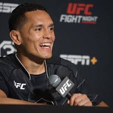 From a Latino Neighborhood in Chicago to the UFC: The Story of Carlos  Hernandez