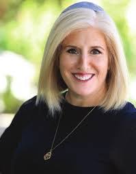 Laura Labatt's Instagram, Twitter & Facebook