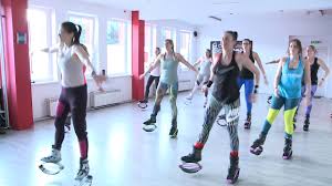 Kangoo jumps fitness ist ein intensives ganzkörpertraining. Kangoo Jumps Bei Coloseum Fitness Youtube