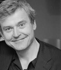 Recyclagekunstenaar johan bruninx uit hasselt mag zijn werk tentoonstellen in de paul smith globe. It S Showtime Stylepark