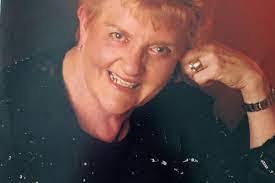 Debbie Lansberry's Instagram, Twitter & Facebook