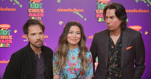 Until she and her friends started their when icarly becomes an instant hit, carly and her pals have to balance their newfound success. Nickalive New Icarly Logo Unveiled
