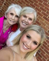 I've been missing my mama! KD Mother Daughter Garden Party💚