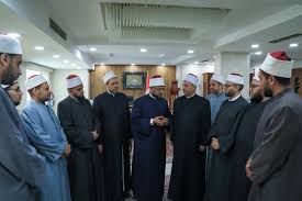 لتعزيز التواصل المباشر في المناطق النائية.. (البحوث الإسلاميَّة) يطلق قافلة  دعويَّة وتوعويَّة جديدة إلى الواحات البحريَّة أطلق #مجمع_البحوث_الإسلامية  بالأزهر الشريف، صباح اليوم، قافلةً دعويَّةً وتوعويَّةً جديدةً إلى الواحات  البحريَّة، في إطار جهوده