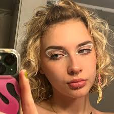 Katy Bowen's Instagram, Twitter & Facebook