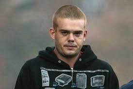 He has been indicted by a federal grand jury in the united states for wire fraud and extortion related to the whereabouts of natalee holloway, who disappeared in aruba on may 30, 2005. Joran Van Der Sloot Aangeklaagd Voor Afpersen Moeder Natalee De Standaard Mobile