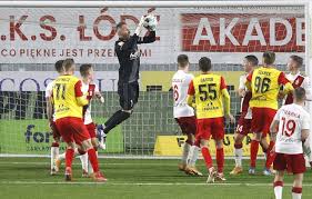 Po ii wojnie światowej została ona przejęta przez zawiązany w tej wsi ludowy zespół sportowy. Termalica Lks Na Zywo Online Termalica Nieciecza Pokonala Lks Lodz 2 0 1 0 Express Ilustrowany