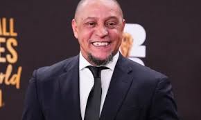 Alex Corzo en la piel del Benemérito