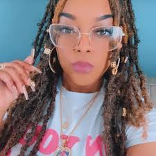 Heather Stoneking's Instagram, Twitter & Facebook