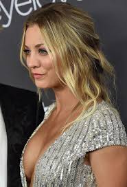 Kaley cuoco showed off her golden globes last night (huff post)who rocked the hottest baby bump on sunday night's red carpet? Golden Globes Party 2017 Kaleycuoco