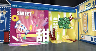 国潮当道 连牙膏包装都美的让人无法拒绝 broadway shows broadway broadway show signs