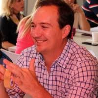 40+ perfiles de «Maclean»