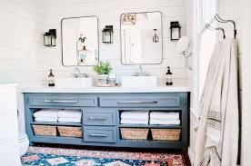 Not only is this stunning bathroom vanity an amazing shade of navy blue, but it's also filled with endless storage. 6 Master Bathroom Organization Ideas For The Vanity Cabinets More Simplicity In The South