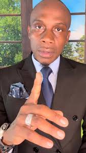 Pastè Bossbens KRAZE entènèt la kotel pale ak DJTony mix. Pastè Bossbens di  DJ sa yo gate jenès la ak anpil vye mizik yo pouri sèvo jenès la e li di neg