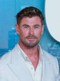 Chris Hemsworth · 3.1M threads